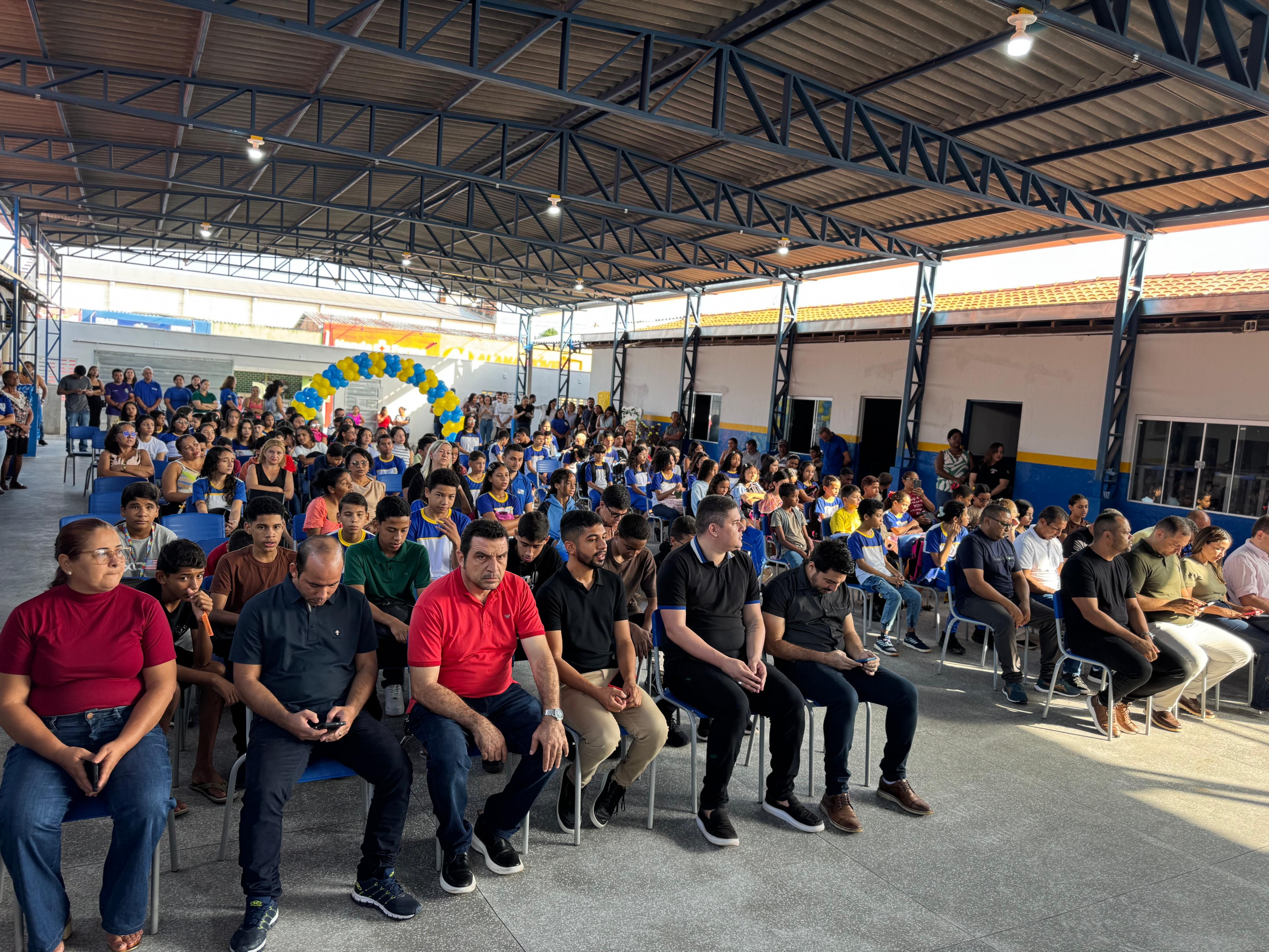 Cerimônia de reinauguração da Escola Municipal Santa Rita, no distrito Bananal