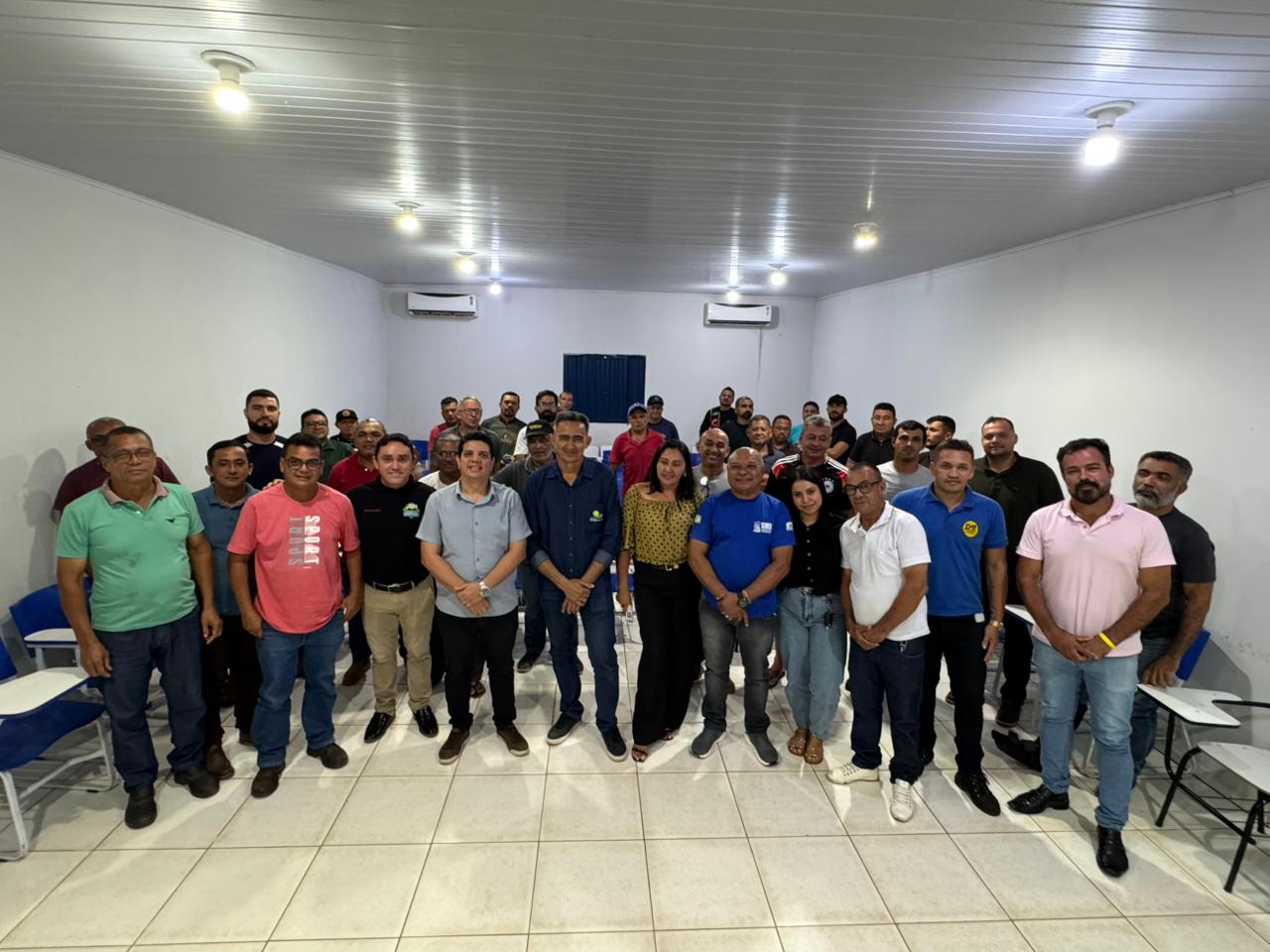 Reunião com os proprietários de veículos do transporte escolar